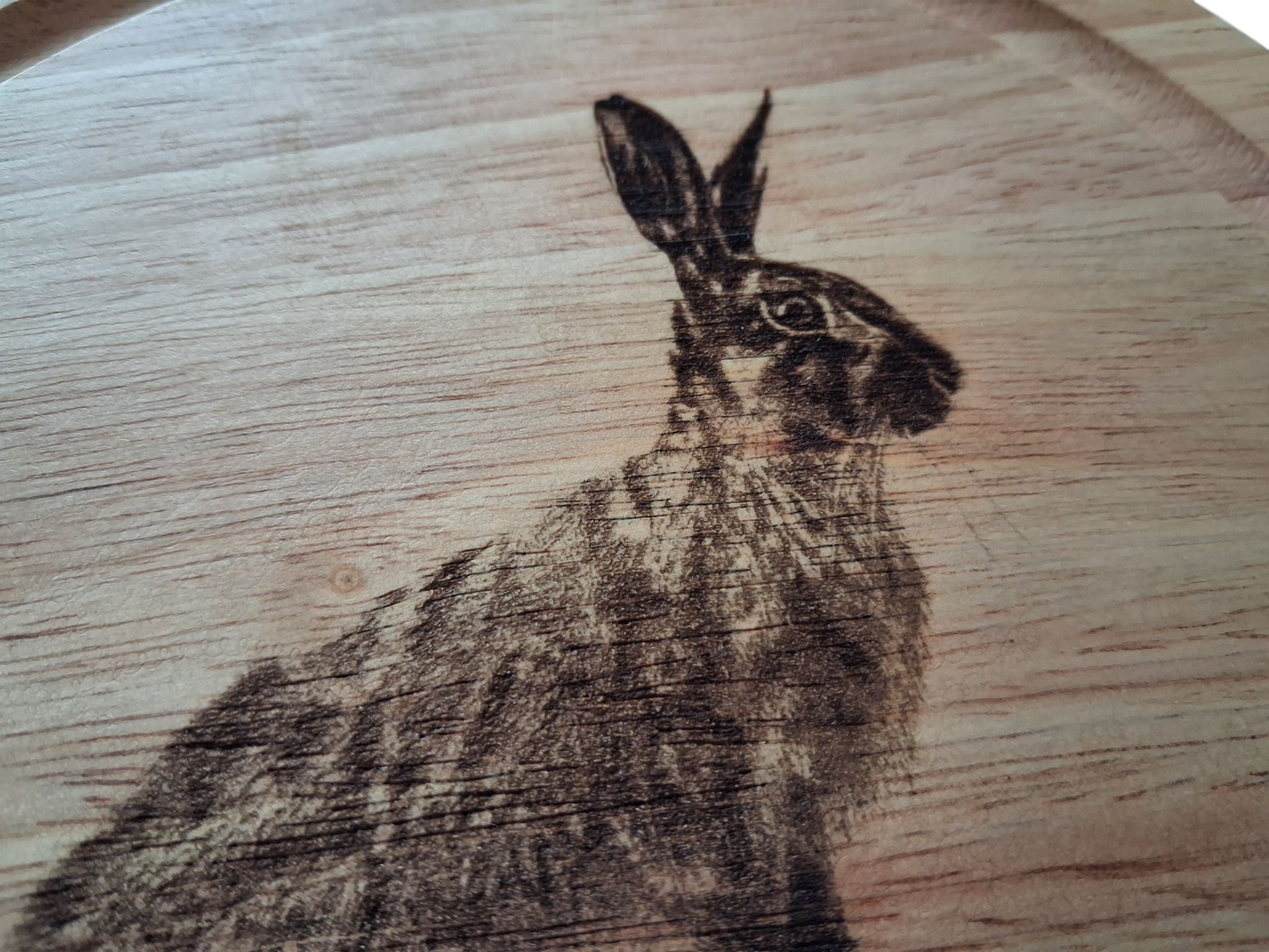 Hare *Exclusive Design* Cheese Set with Tools (21cm dia. x 4cm).