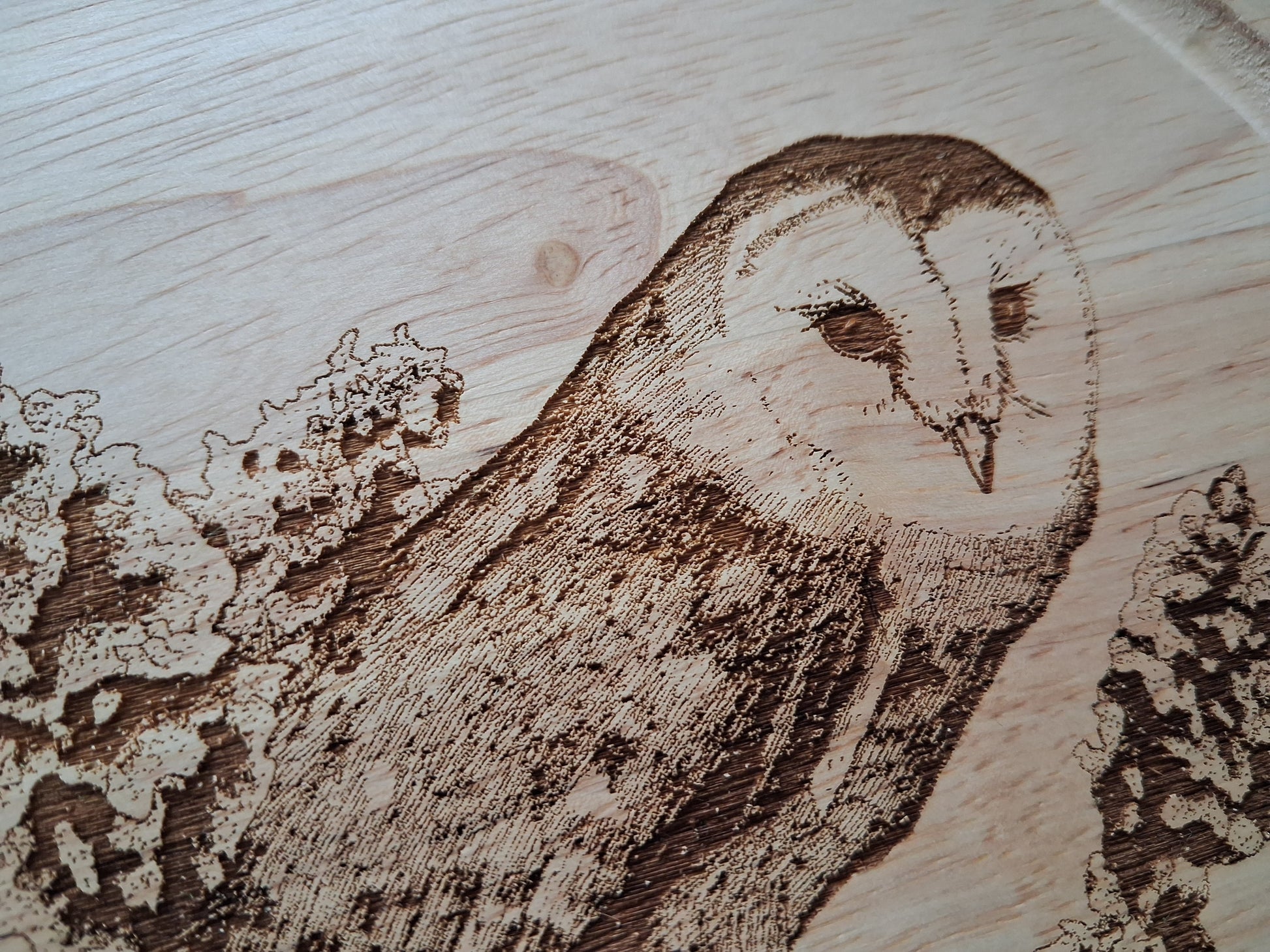 Barn Owl *Exclusive Design* Cheese Board Set with Tools Close-up 