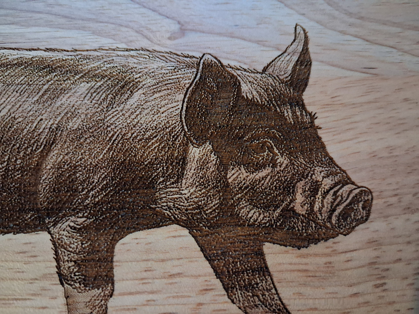 Berkshire Pig Design Wooden Chopping Board with Handle Close-up 