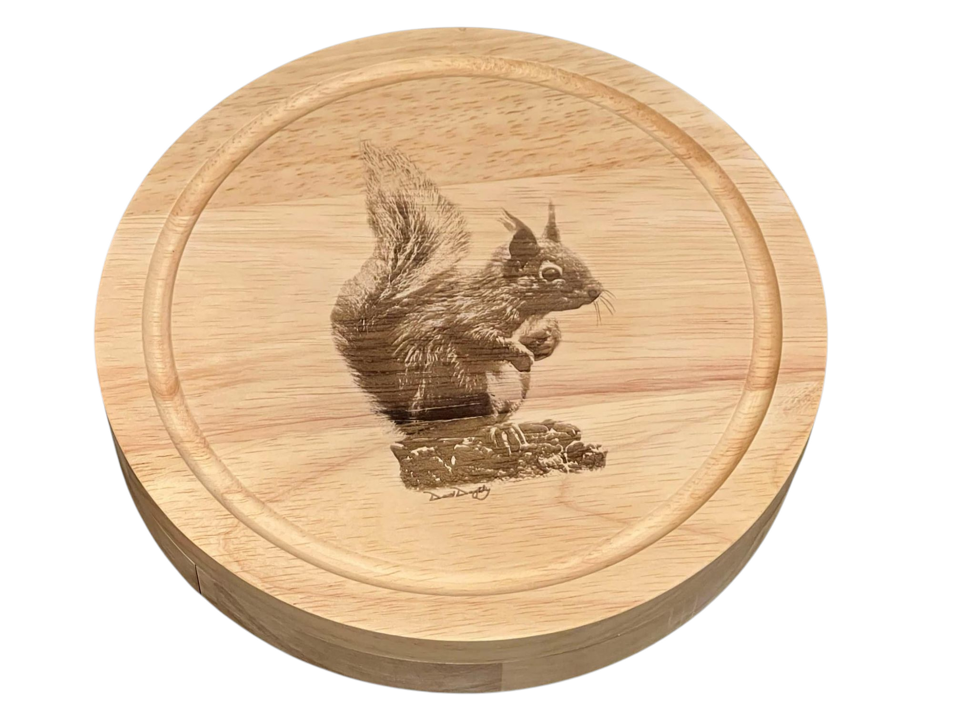 Red Squirrel - Cheese Set with Tools (21cm dia. x 4cm). - Closed 