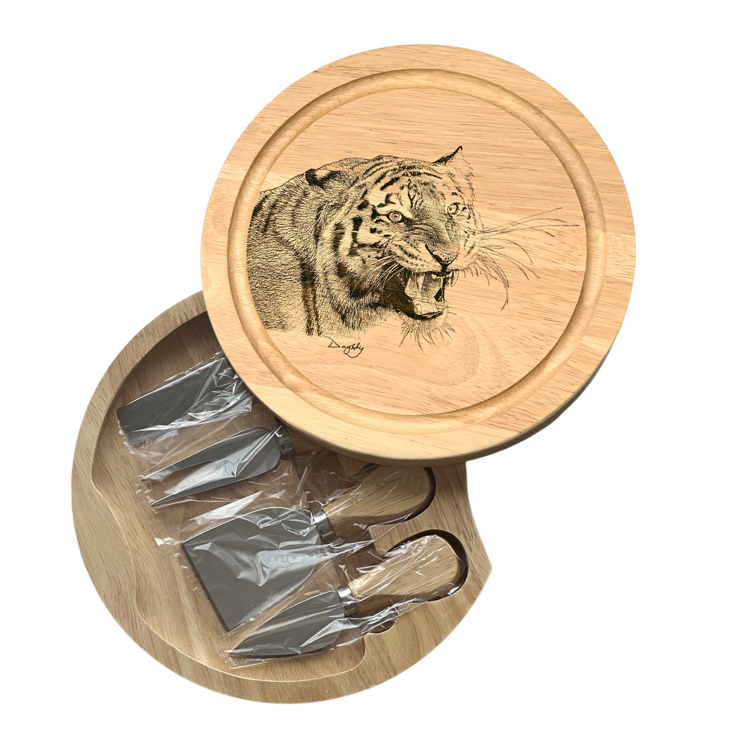 Tiger Design Cheese Set with Tools Open Image 