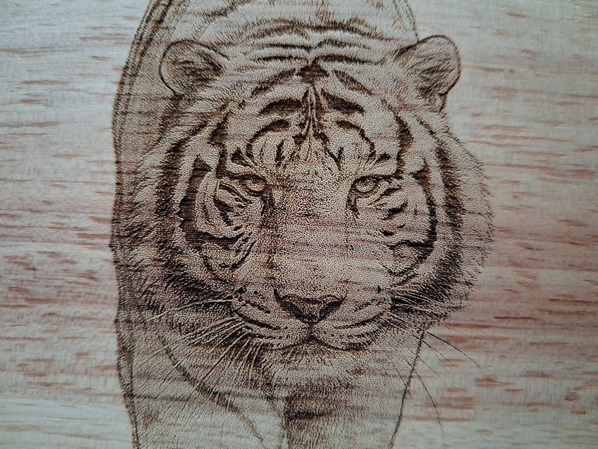White Tiger Design Cheese Board Set with Tools Close-up 
