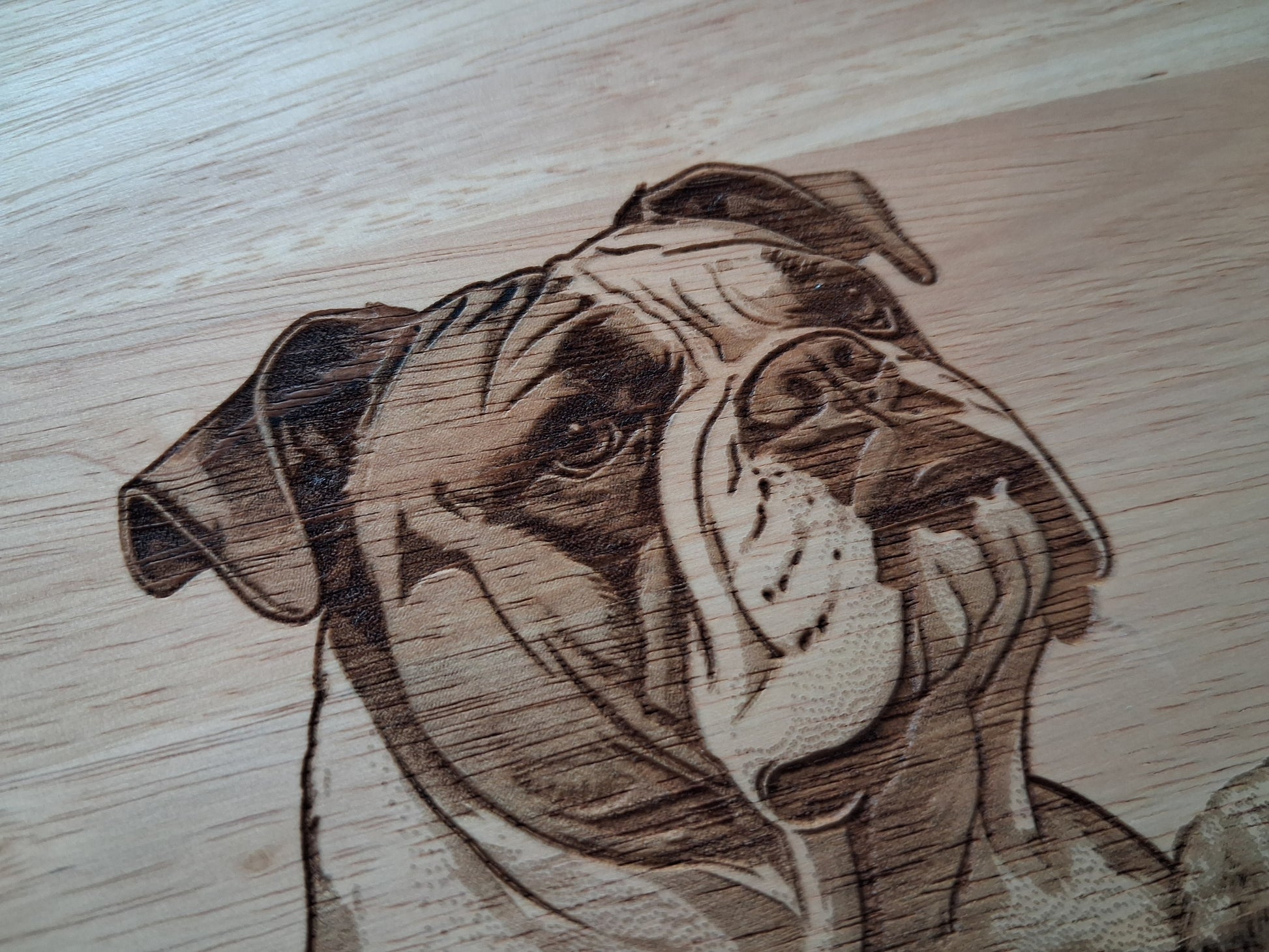 English Bulldog Design Chopping Board image close-up 