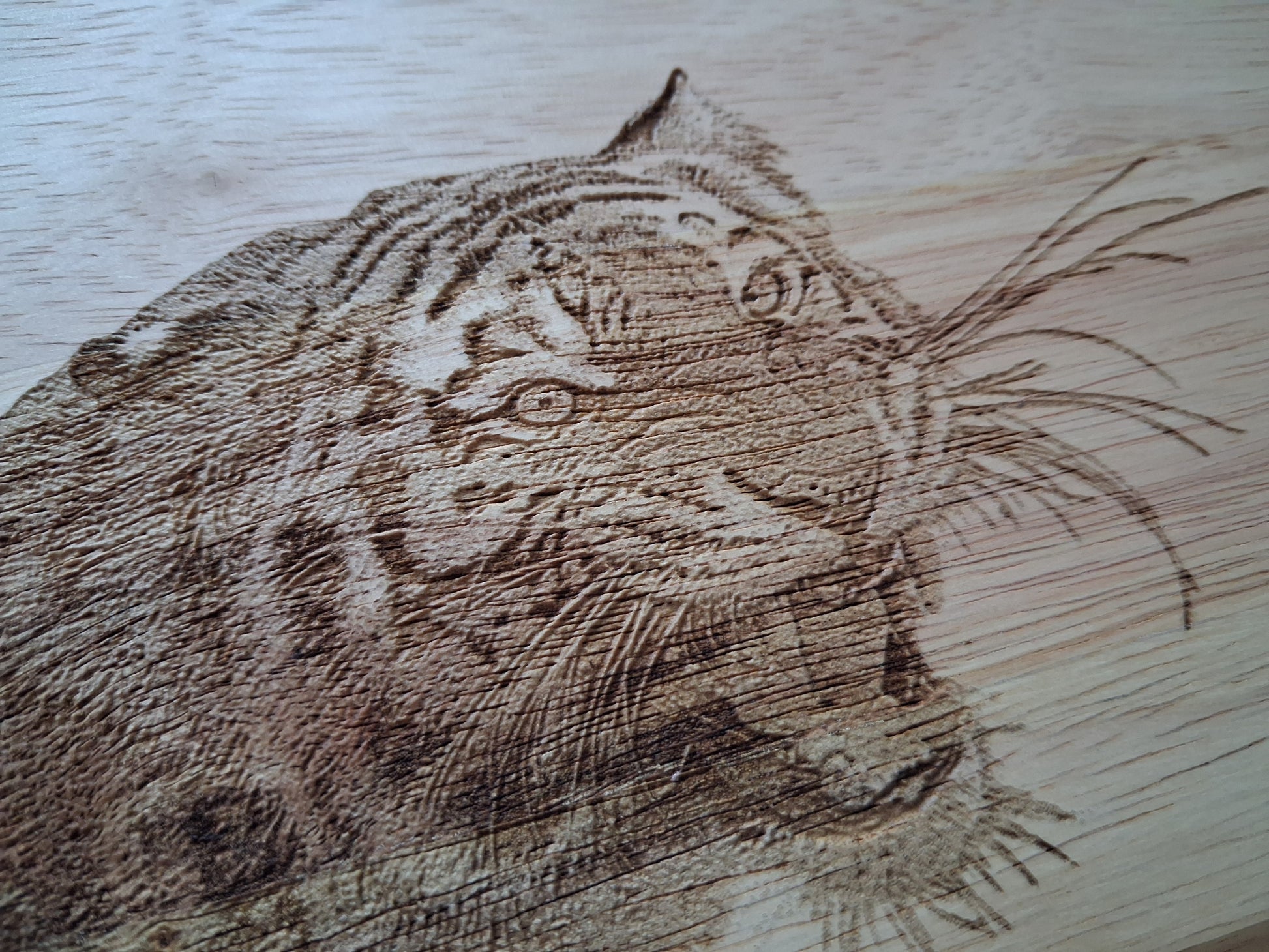 Tiger Design Small Chopping Board image close-up 