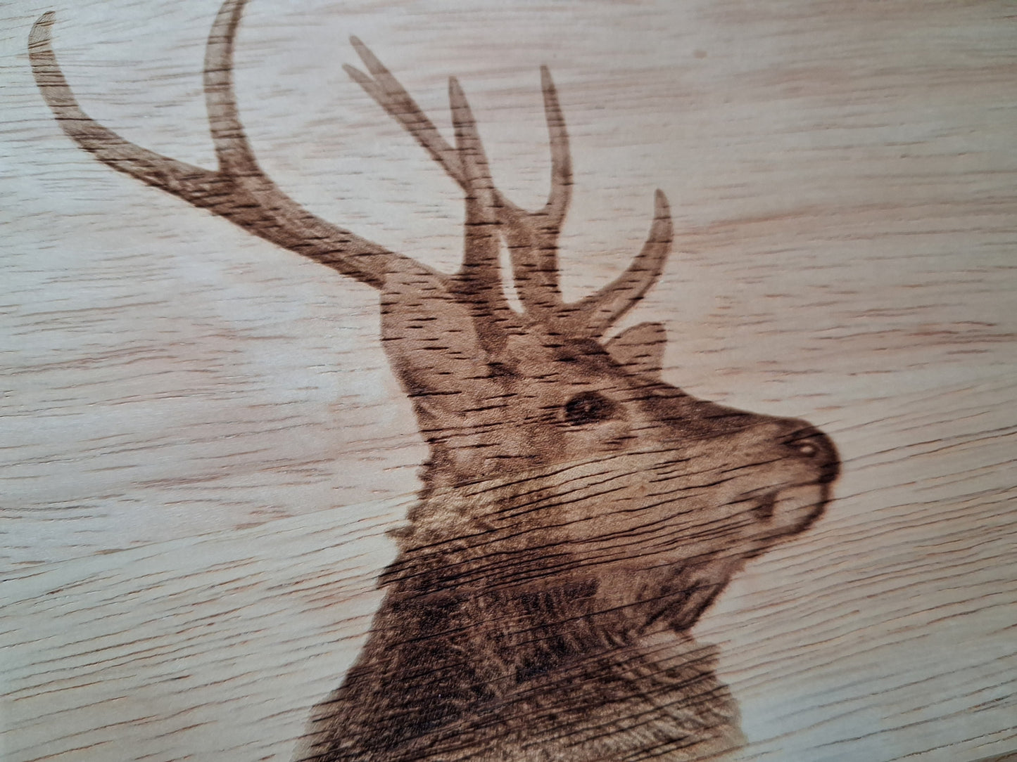 Stag Design Small Chopping Board image close-up 