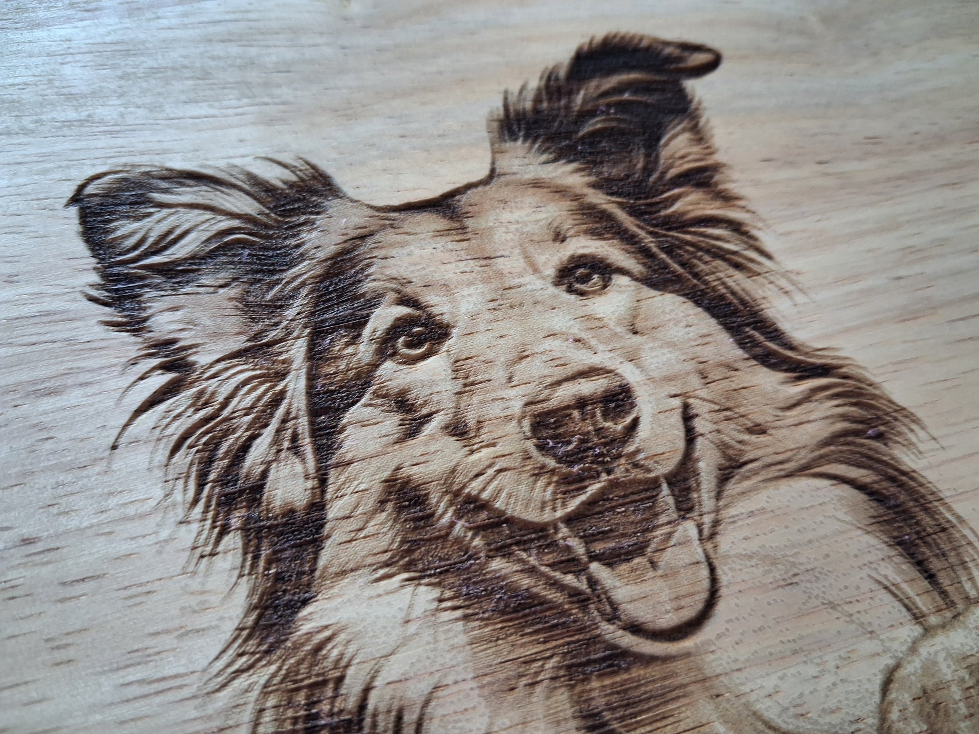 Rough Collie Dog Design chopping board close-up image