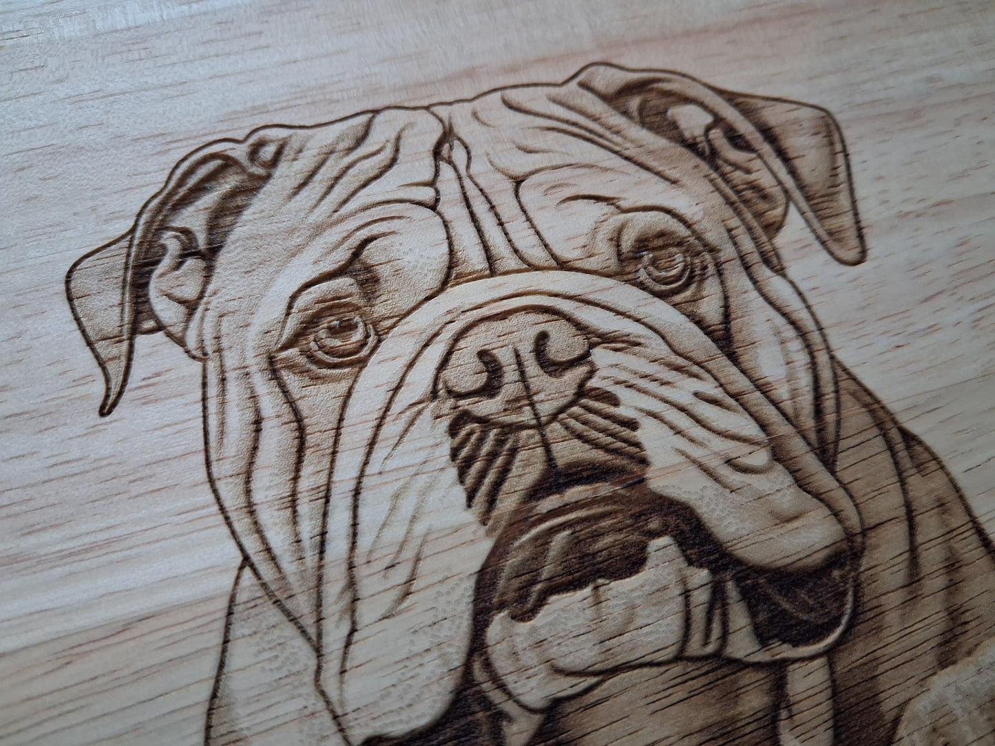 English Bulldog Design Chopping Board image close-up 